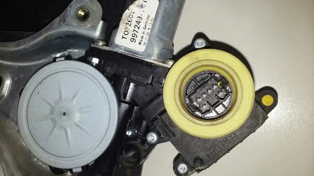 Elevalunas Trasero Izquierdo para Toyota Corolla Verso (R1)