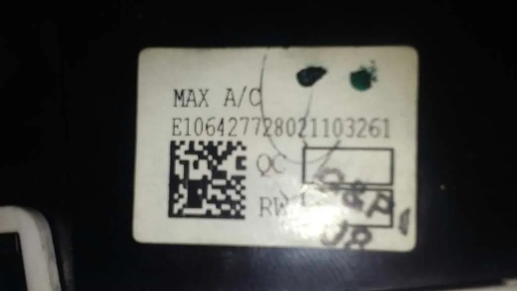Mando Climatizador para Ford Fiesta (Cb1)