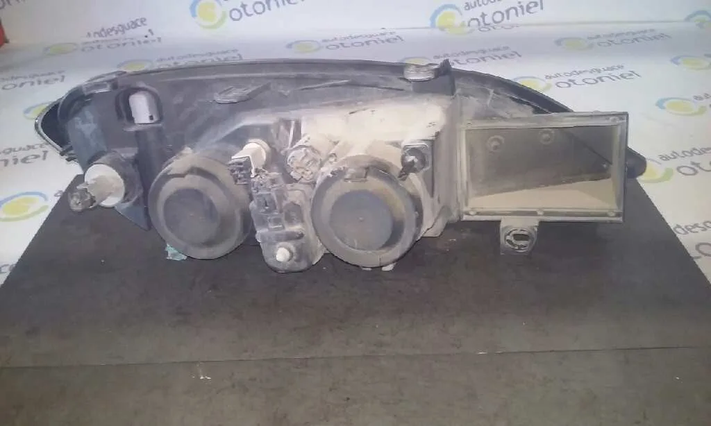 Faro Izquierdo para Nissan Primera Berlina (P11)