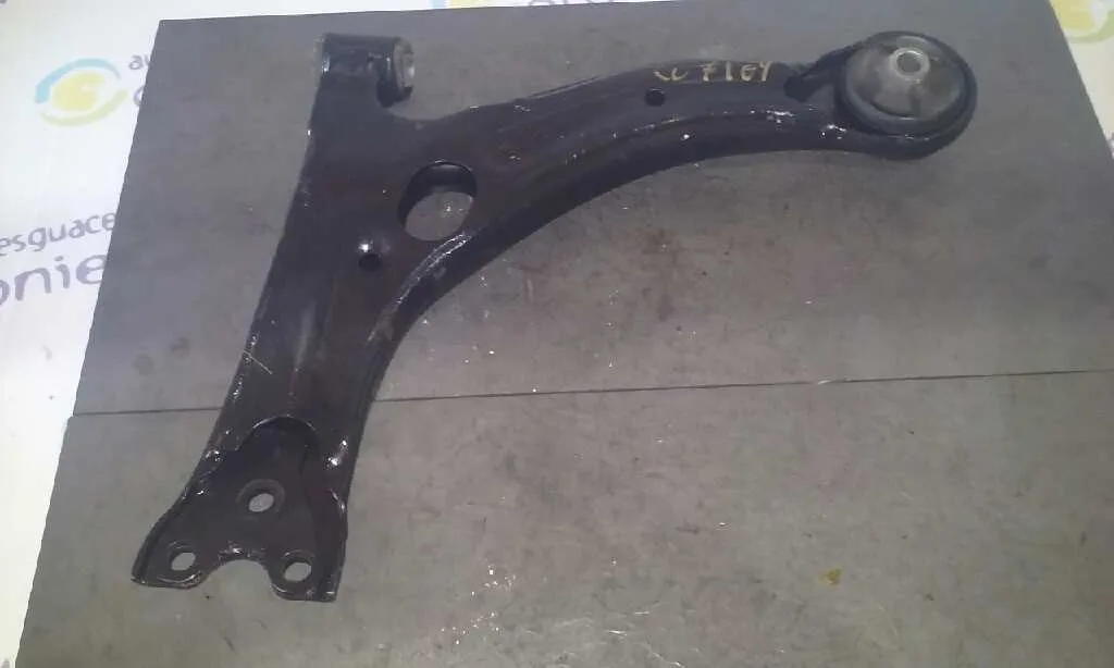 Brazo Suspension Inferior Delantero Derecho para Toyota Corolla Verso (R1)