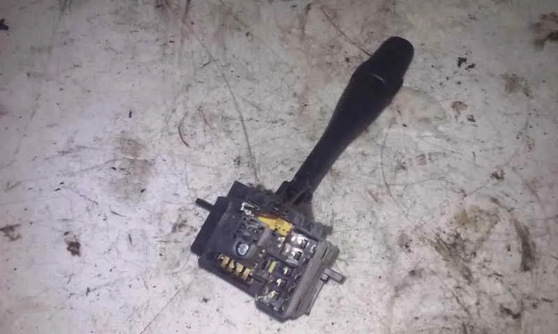 Mando Limpia para Nissan Micra (K11)
