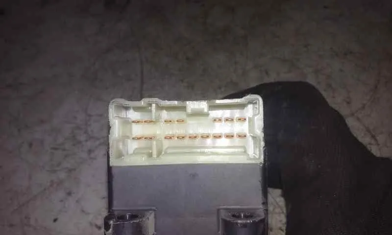Mando Elevalunas Delantero Izquierdo para Nissan Micra (K11)