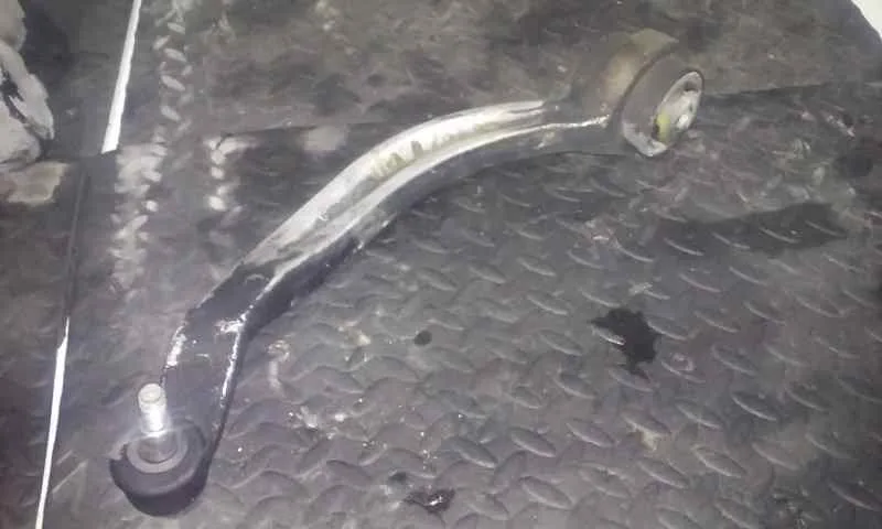 Brazo Suspension Inferior Delantero Izquierdo para Volkswagen Passat Berlina (3B2)