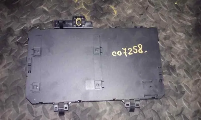 Caja Reles / Fusibles para Opel Astra H Berlina