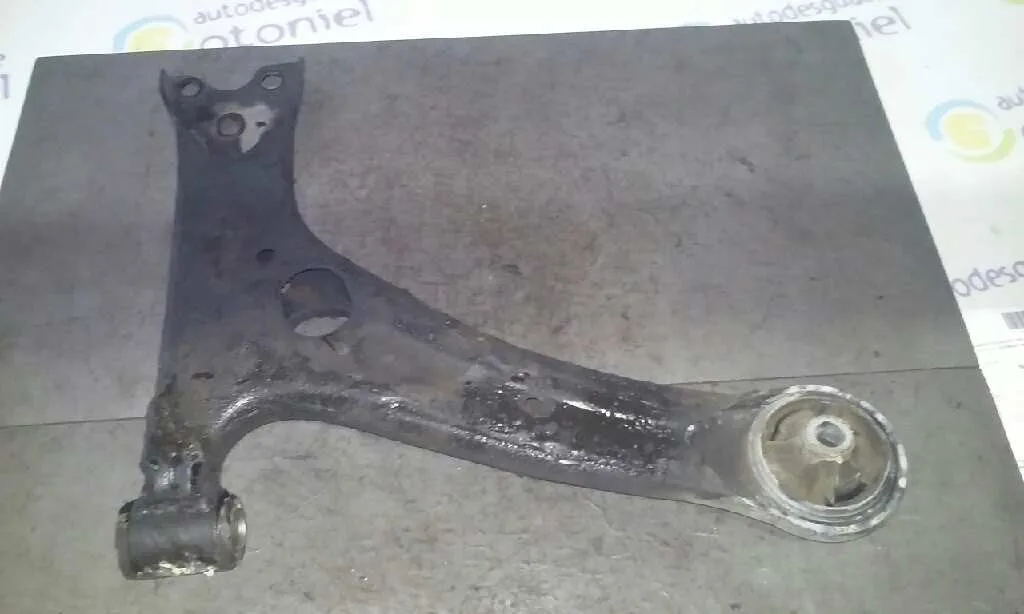 Brazo Suspension Inferior Delantero Izquierdo para Toyota Avensis Berlina (T25)
