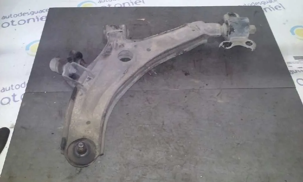 Brazo Suspension Inferior Delantero Izquierdo para Hyundai Coupe (Rd)