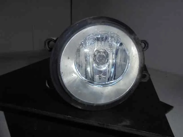 Faro Antiniebla Derecho para Toyota Corolla (E15)