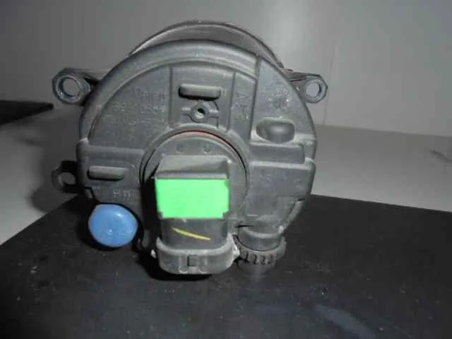 Faro Antiniebla Derecho para Toyota Corolla (E15)