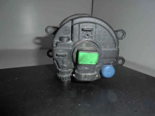 Faro Antiniebla Izquierdo para Toyota Corolla (E15)