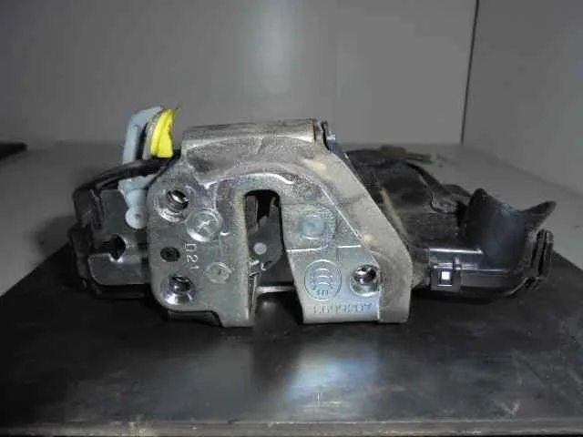 Cerradura Puerta Delantera Izquierda para Toyota Corolla (E15)