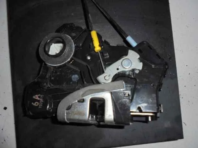Cerradura Puerta Delantera Izquierda para Toyota Corolla (E15)