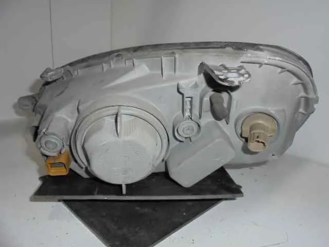 Faro Derecho para Daewoo Tacuma
