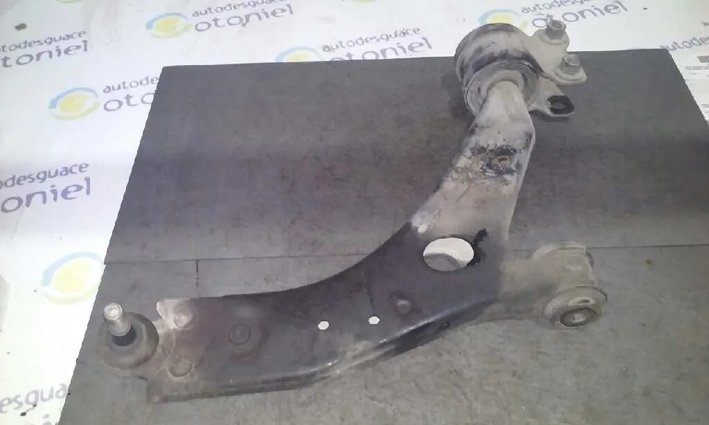 Brazo Suspension Inferior Delantero Derecho para Ford Focus Berlina (Cap)