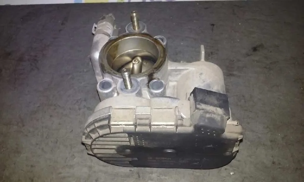 Caja Mariposa para Opel Corsa C