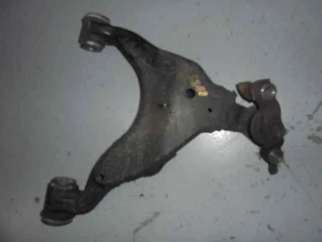Brazo Suspension Inferior Delantero Izquierdo para Toyota Land Cruiser (J12)