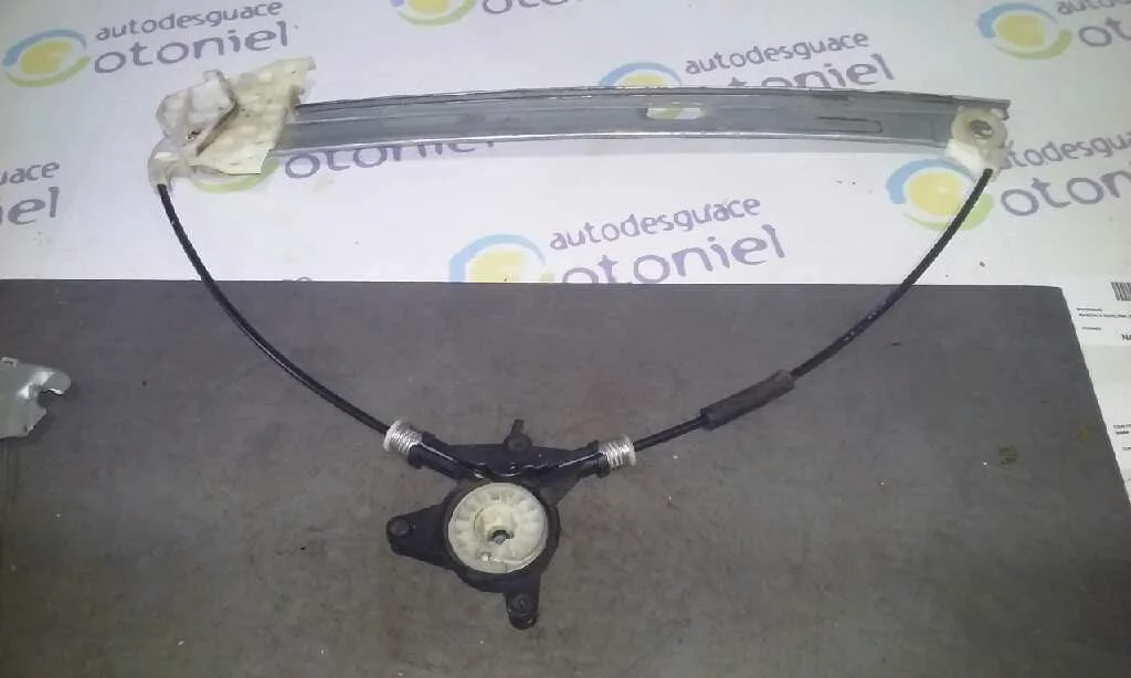 Elevalunas Delantero Derecho para Mazda 3 Berlina (Bk)