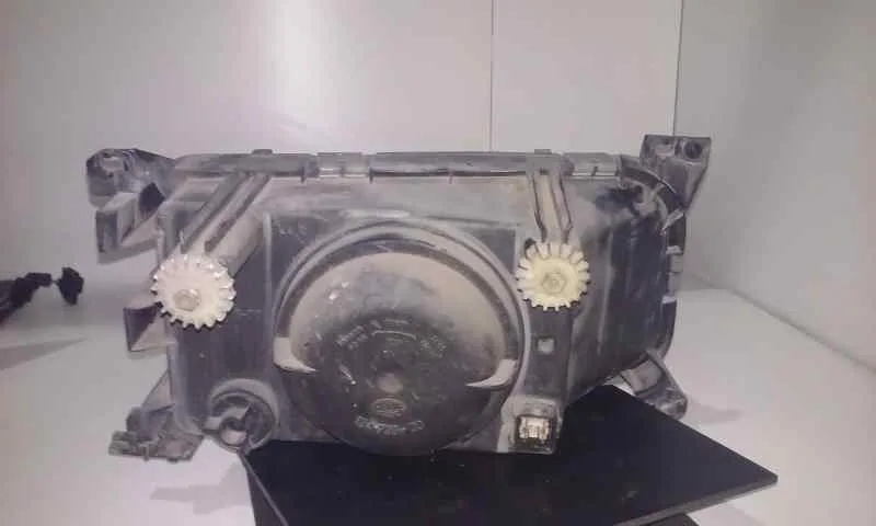 Faro Izquierdo para Volkswagen Passat Berlina (312)