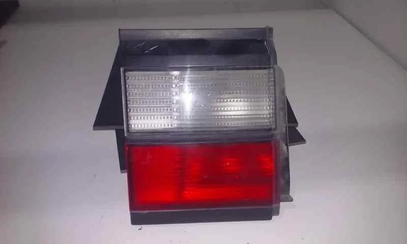 Piloto Trasero Izquierdo Interior para Volkswagen Passat Berlina (312)