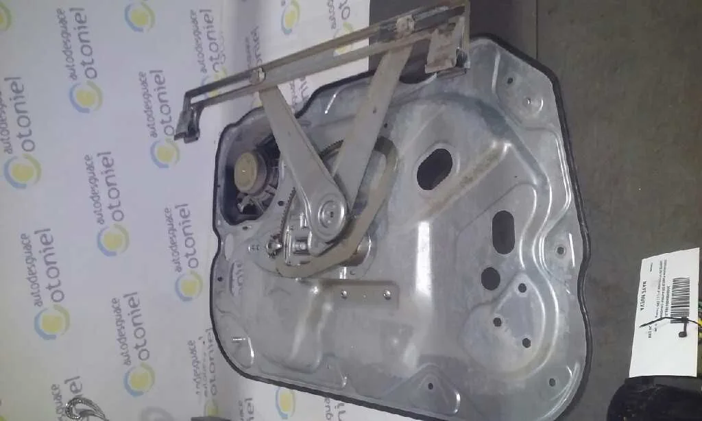Elevalunas Delantero Derecho para Ford Focus Berlina (Cap)