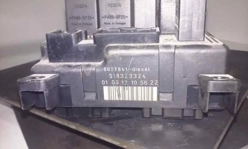 Caja Reles / Fusibles para Volvo S80 Berlina