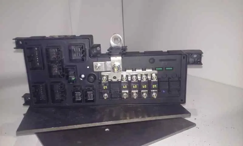 Caja Reles / Fusibles para Volvo S80 Berlina