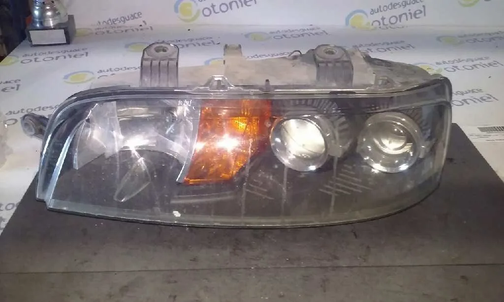 Faro Izquierdo para Fiat Punto Berlina (188)