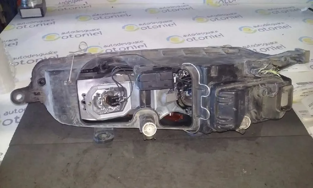 Faro Izquierdo para Fiat Punto Berlina (188)