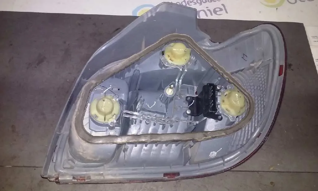 Piloto Trasero Izquierdo para Toyota Yaris (Ncp1/Nlp1/Scp1)
