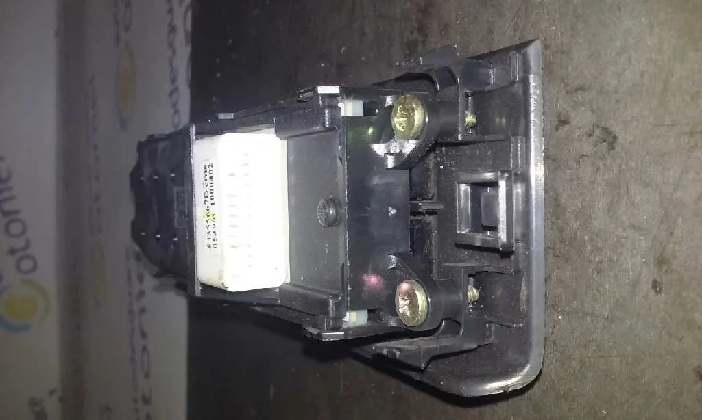 Mando Elevalunas Delantero Izquierdo para Toyota Corolla Verso (R1)