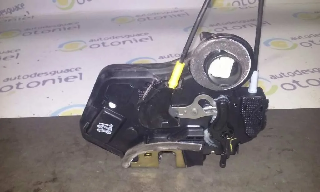 Cerradura Puerta Trasera Izquierda para Toyota Corolla (E12)