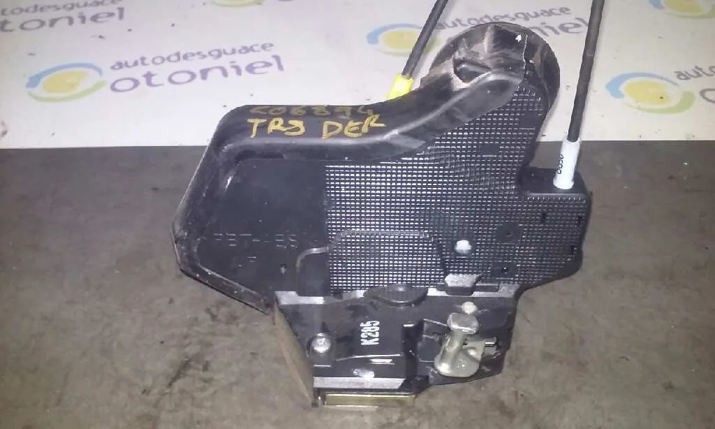 Cerradura Puerta Trasera Derecha para Toyota Corolla (E12)