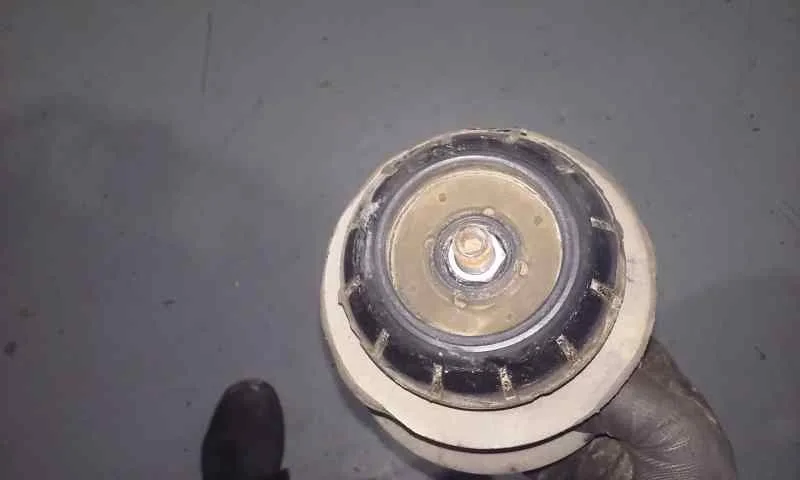 Amortiguador Delantero Izquierdo para Toyota Aygo (Kgb/Wnb)