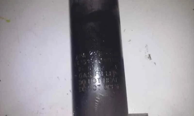 Amortiguador Delantero Izquierdo para Toyota Aygo (Kgb/Wnb)
