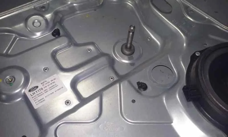 Elevalunas Trasero Izquierdo para Ford Focus Berlina (Cap)