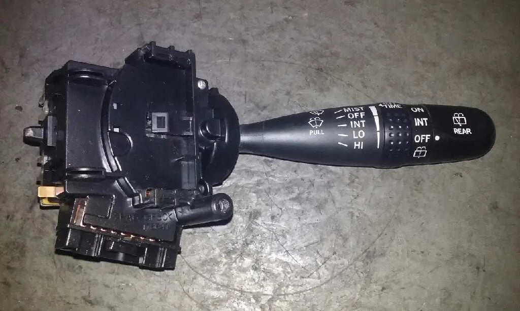 Mando Limpia para Toyota Corolla (E12)