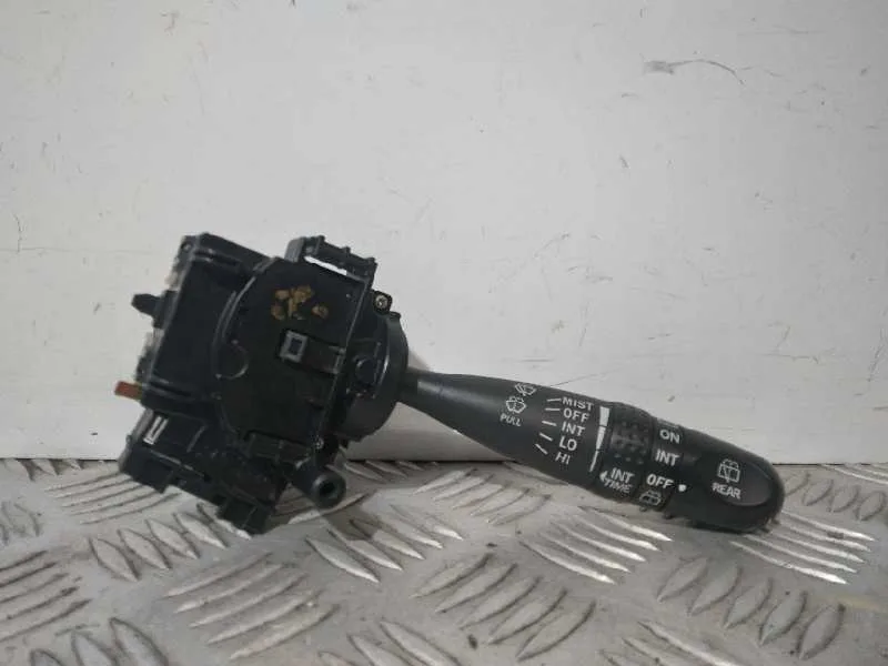 Mando Limpia para Toyota Corolla (E12)