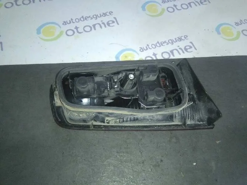 Piloto Trasero Derecho Interior para Renault Laguna Ii (Bg0)