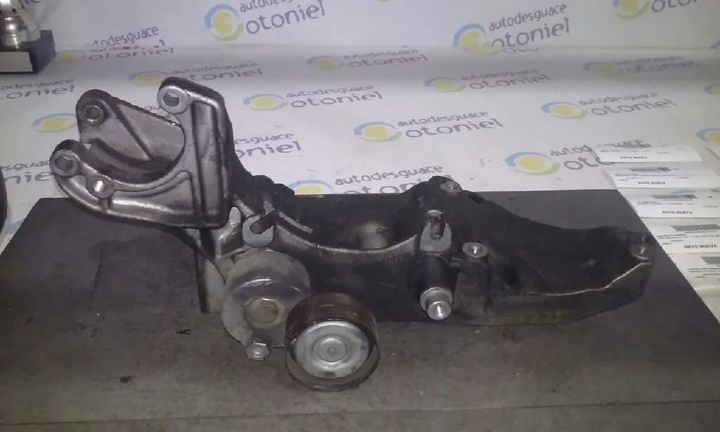 Soporte Alternador para Nissan Primera Berlina (P12)