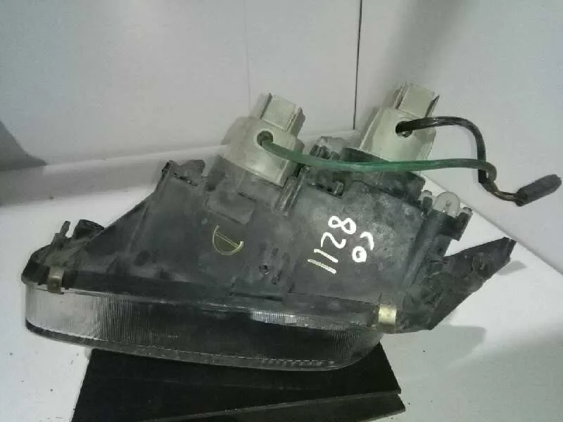 Faro Derecho para Mazda 323 Berlina C/F/S (Ba)