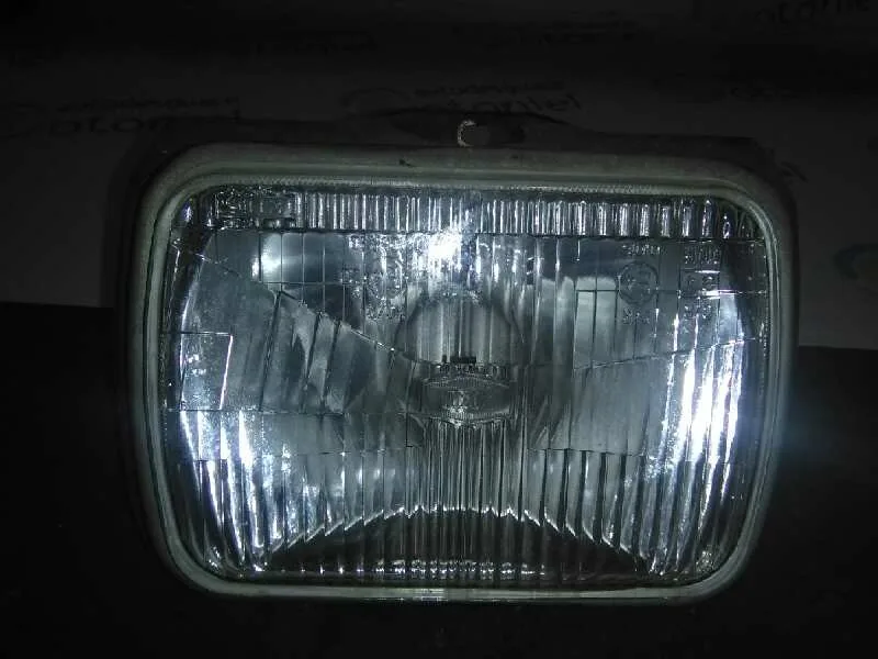 Faro Derecho para Daihatsu Feroza