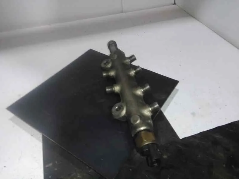 Rampa Inyectora para Mazda 6 Berlina (Gg)