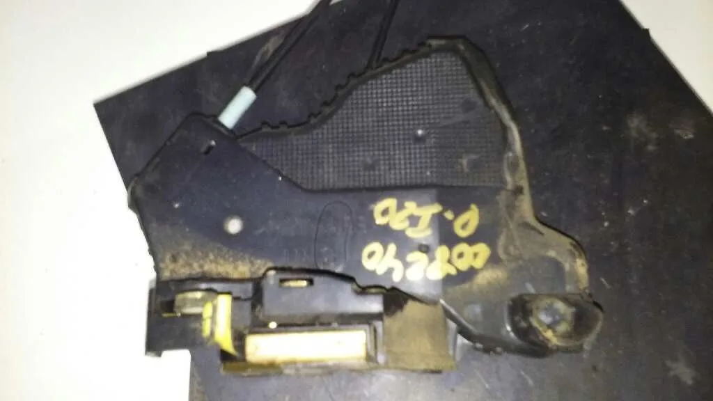 Cerradura Puerta Delantera Izquierda para Toyota Corolla (E12)
