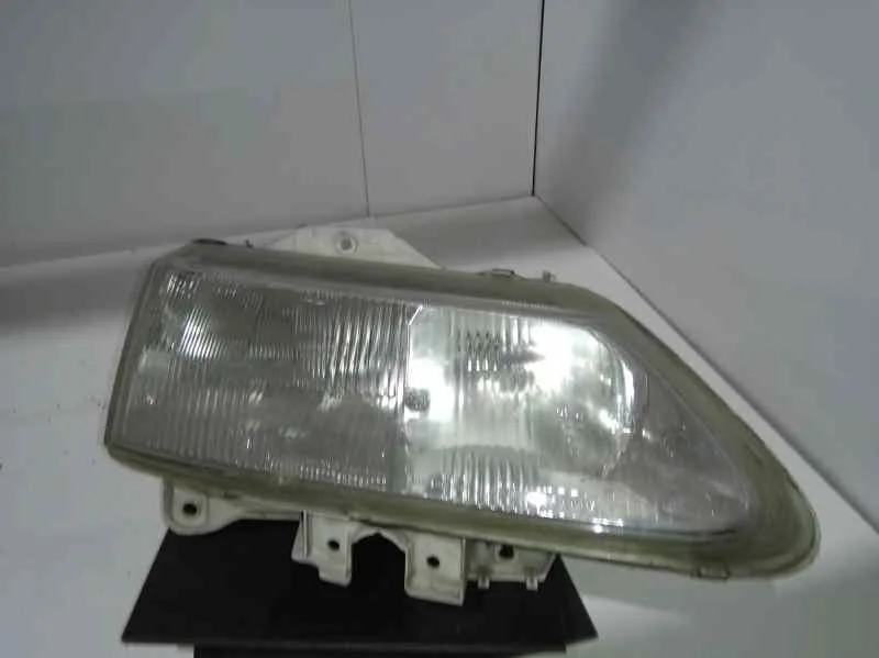 Faro Derecho para Renault Laguna (B56)
