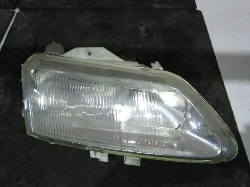 Faro Derecho para Renault Laguna (B56)