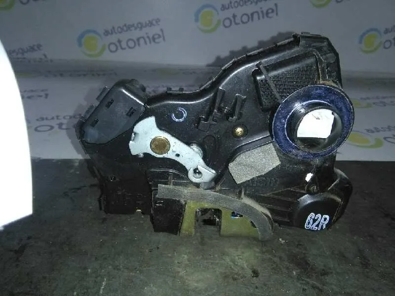 Cerradura Puerta Delantera Derecha para Toyota Corolla (E12)