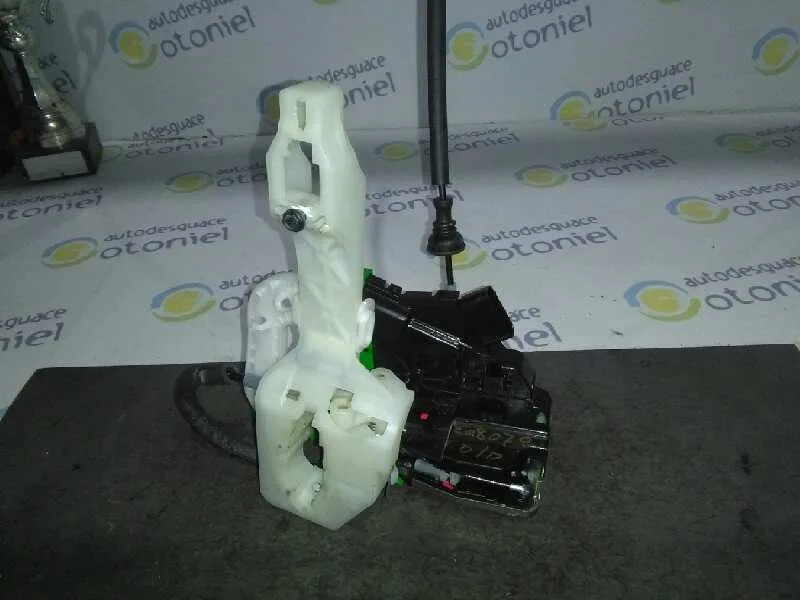 Cerradura Puerta Delantera Derecha para Kia Carens ( )