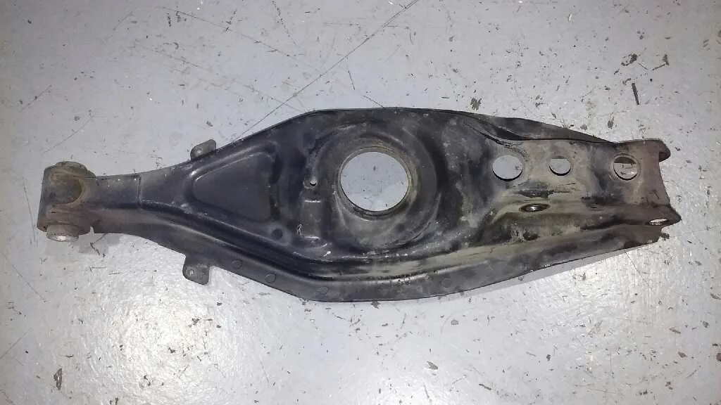 Brazo Suspension Inferior Trasero Derecho para Mercedes-Benz Clase C (W202) Berlina