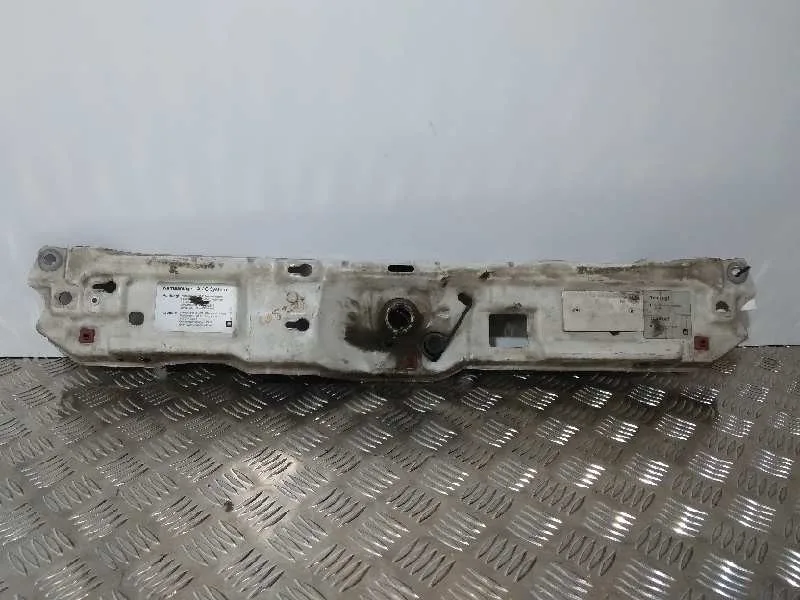Travesano Superior para Opel Corsa C