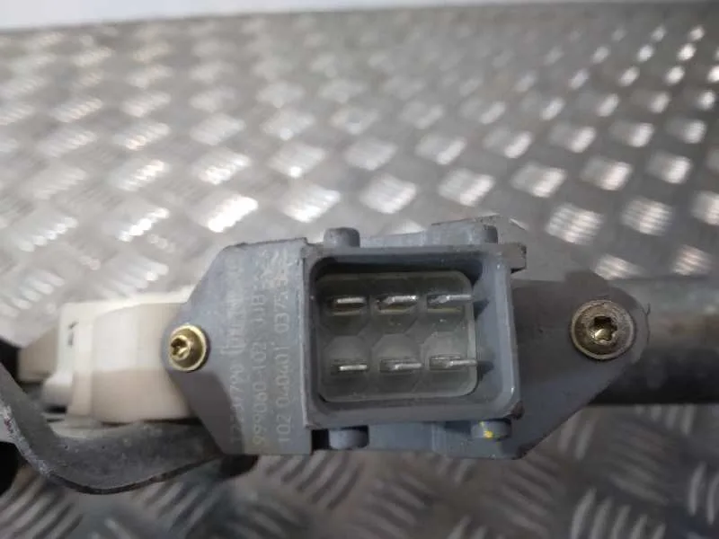 Elevalunas Delantero Izquierdo para Toyota Avensis Berlina (T25)