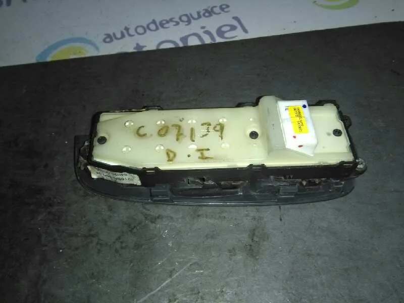 Mando Elevalunas Delantero Izquierdo para Toyota Avensis Berlina (T25)